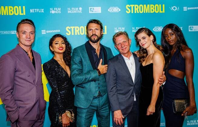 Entertainment Bilder des Tages 2022-10-31 20:08:08 AMSTERDAM - Cast & Crew Stromboli on the red carpet prior to the premiere of the Dutch film Stromboli at PathÃ Tuschinski. ANP LEVIN DEN BOER netherlands out - belgium out *** 2022 10 31 20 08 08 AMSTERDAM Cast Crew Stromboli on the red carpet prior to the premiere of the Dutch film Stromboli at PathÃ Tuschinski ANP LEVIN DEN BOER netherlands out belgium out  Copyright: xx x457027644x originalFilename: 457027644.jpg