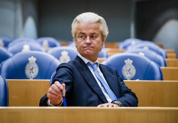 News Bilder des Tages 2022-11-01 21:45:34 THE HAGUE - Geert Wilders (PVV) during an interpellation debate about high inflation and its compensation. ANP BART MAAT netherlands out - belgium out *** 2022 11 01 21 45 34 THE HAGUE Geert Wilders PVV during an interpellation debate about high inflation and its compensation ANP BART MAAT netherlands out belgium out  Copyright: xx x457069760x originalFilename: 457069760.jpg