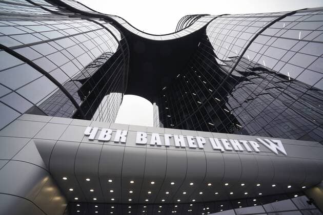 News Themen der Woche KW44 Russland, PMC Wagner Centre der paramilit?rischen Organisation Gruppe Wagner in St. Petersburg Russia Defence Wagner Centre 8309459 02.11.2022 A view shows Wagner Center, in St. Petersburg, Russia. Russian businessman Yevgeniy Prigozhin has announced the establishment of a so-called Wagner Center dedicated to advancing defence technologies. Private military company (PMC) Wagner Center is a block of buildings that accommodates inventors, designers, IT-specialists, experimental productions, and start-up spaces at no cost. The mission of the centre is to facilitate enabling environment for new ideas to boost Russia s defence capability, including its cyber dimension. Alexander Galperin Sputnik St. Petersburg Russia  Copyright: xAlexanderxGalperinx