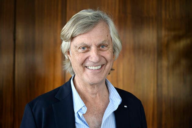 Swedish director Lasse Hallstrom photographed in Stockholm, Sweden, October 17, 2022. STOCKHOLM SWEDEN x10070x *** Swedish director Lasse Hallstrom photographed in Stockholm, Sweden, October 17, 2022 STOCKHOLM SWEDEN x10070x,  Copyright: xJessicaxGow TTx LASSE HALLSTROM