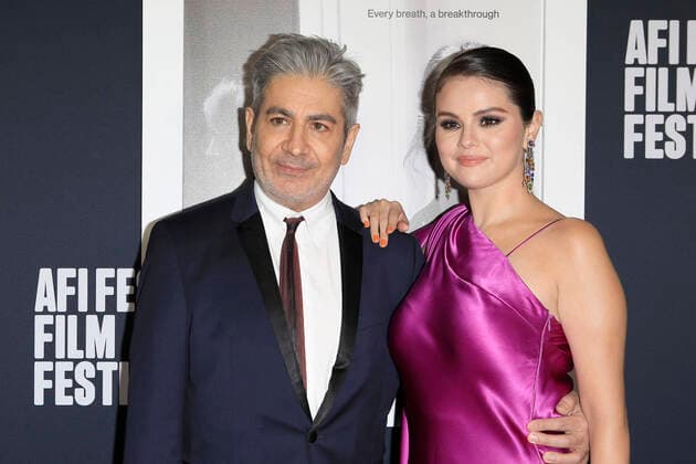 Entertainment Themen der Woche KW44 Entertainment Bilder des Tages November 2, 2022, Los Angeles, California, USA: LOS ANGELES - NOV 2: Alek Keshishian, Selena Gomez at the world premiere of Selena Gomez: My Mind & Me at the TCL Chinese Theatre IMAX on November 2, 2022 in Los Angeles, CA Los Angeles USA - ZUMAg107 20221102_zep_g107_054 Copyright: xNinaxPrommerx
