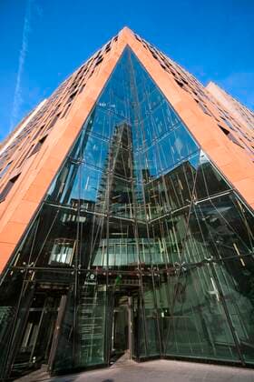 Creative Highlights World Modernes Bürogebäude, Business Center, Überseeallee, Hamburger Hafencity, Land Hamburg, Deutschland, Europa *** Modern Office building, Business Center, overseas avenue, Hamburg port city, Country Hamburg, Germany, Europe Copyright: imageBROKER/MichaelxNitzschke ibltlo08753549.jpg