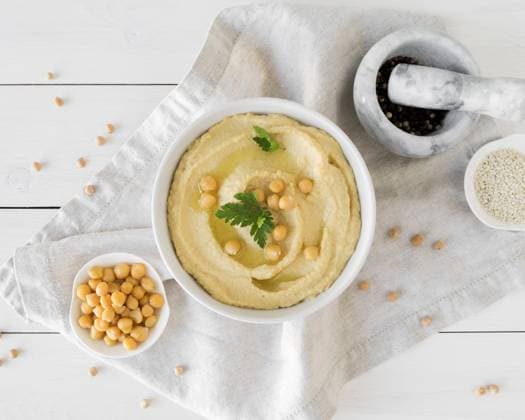 IMAGO Creative, Food, Hummus Draufsicht köstlicher Humus Konzept. Auflösung und hohe Qualität schönes Foto *** Top view Delicious Humus Concept Resolution and high Quality Beautiful Photo Copyright: imageBROKER OleksandrxLatkun ibxole08511710.jpg