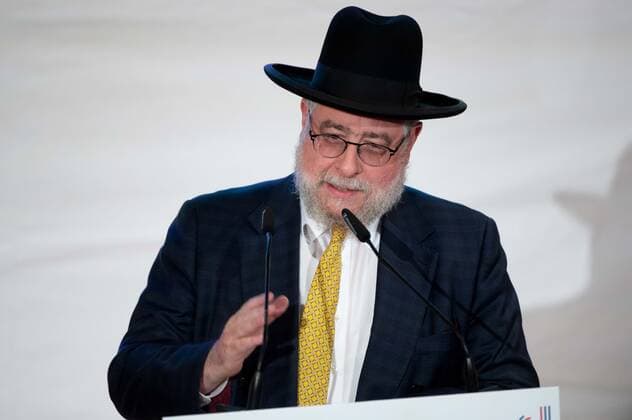 Chief Rabbi Pinchas GOLDSCHMIDT, Chairman of the European Rabbinical Conference, during his address, award of the Josef Neuberger Medal 2022 of the Jewish Community of Duesseldorf to Hans Joachim Watzke, 03 11 2022