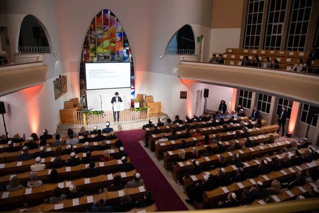 Chief Rabbi Pinchas GOLDSCHMIDT, Chairman of the European Rabbinical Conference, during his address, award of the Josef Neuberger Medal 2022 of the Jewish Community of Duesseldorf to Hans Joachim Watzke, 03 11 2022