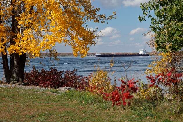 fall colors, Sankt Lorenz Electricity, Province Quebec, Canada, North America Copyright: imageBROKER/GuentherxSchwermer iblgsc08753687.jpg