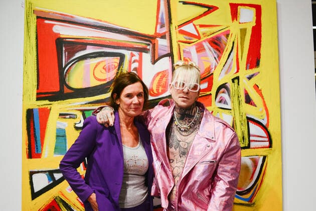 Bilder des Jahres 2022, Entertainment 11 November Entertainment Themen der Woche KW44 Entertainment Bilder des Tages Opening Of Horizon Exhibition By Alexander Höller In Cologne Artist Alexaner Höller and Gallery owner Martina Kaiser pose during his opening exhibition Horizon at Galerie Martina Kaiser in Cologne, Germany on Nov. 4, 2022 Cologne Germany  Copyright: xYingxTangx originalFilename: tang-notitle221105_npK96.jpg