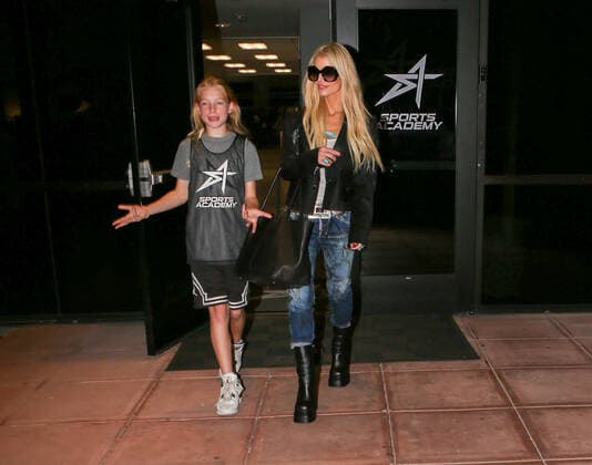 Jessica Simpson At Basketball In Los Angeles. Featuring: Jessica Simpson Where: Los Angeles, California, United States When: 04 Nov 2022 Credit: BauerGriffin INSTARimages.com Cover Images Copyright: xx 52145148 EDITORIAL USE ONLY. NOT FOR USE BY NEWSPAPERS BASED IN THE UK.