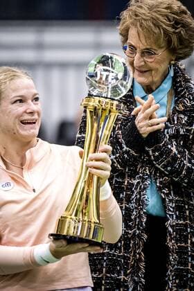 2022 11 06 14 23 29 OSS Princess Margriet and Diede de Groot during the final day of the 2022 ITF Wheelchair Tennis Masters, the wheelchair tennis world championship in sports center De Rusheuvel ANP ROYAL IMAGES ROB ENGELAAR netherlands out belgium out  Copyright: xx x457328387x originalFilename: 457328387.jpg