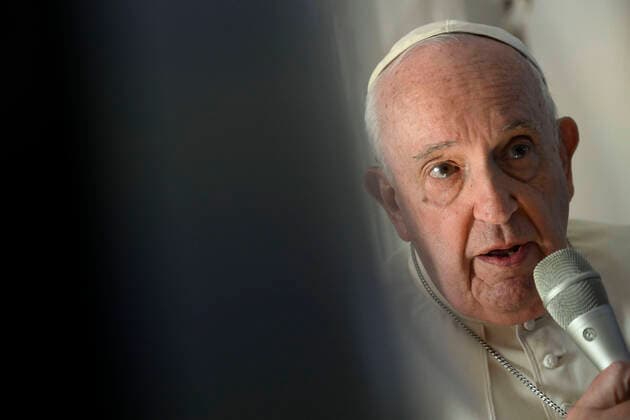 Entertainment Themen der Woche KW44 News Bilder des Tages Bahrain , 2022 11 6 Pope Francis during the press conference on the plane taking him back from Awali to Rome Photograph by Vatican Mediia Catholic Press Photos . RESTRICTED TO EDITORIAL USE - NO MARKETING - NO ADVERTISING CAMPAIGNS.  Copyright: xVATICANxMEDIAx xipa-agency.netx xVaticanxMediax