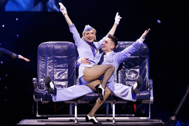 Entertainment Themen der Woche KW44 Entertainment Bilder des Tages Fernsehmoderatorin Janin Ullmann und Tanzprofi Zsolt Sandor bei der Tanzshow LetÂ s Dance: DIE LIVE-TOUR 2022 - Das Original - Live. Mitreißend. Unvergesslich. in der Lanxess-Arena. Köln, 06.11.2022 NRW Deutschland *** Television presenter Janin Ullmann and dance professional Zsolt Sandor at the dance show LetÂ s Dance THE LIVE TOUR 2022 The Original Live Rousing Unforgettable in the Lanxess Arena Cologne, 06 11 2022 NRW Germany Copyright: xChristophxHardtx