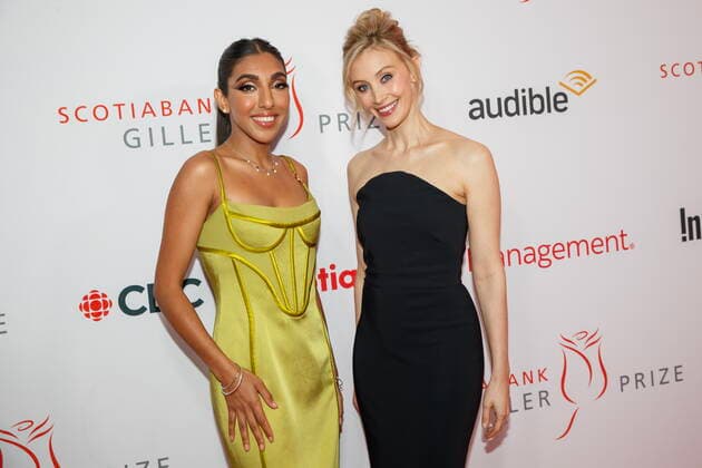 November 7, 2022, TORONTO, ON, CANADA: Canadian author Rupi Kaur, left, and actor Sarah Gadon attend the 2022 Scotiabank Giller Prize in Toronto, Monday, Nov. 7, 2022. TORONTO CANADA  - ZUMAc35_ 20221107_zaf_c35_127 Copyright: xColexBurstonx