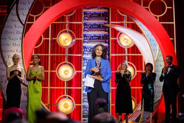 November 7, 2022, TORONTO, ON, CANADA: Suzette Mayr accepts her award as the 2022 Scotiabank Giller Prize winner in Toronto, Monday, Nov. 7, 2022. TORONTO CANADA  - ZUMAc35_ 20221107_zaf_c35_143 Copyright: xColexBurstonx