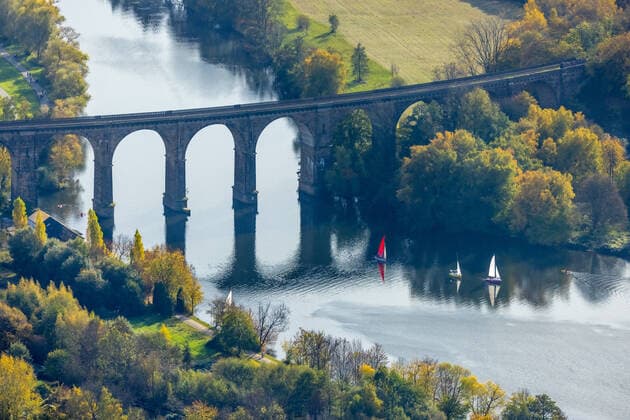 Luftbild, Ruhr Viadukt Herdecke, Segelboote, Fluss Ruhr, Herdecke, Ruhrgebiet, Nordrhein-Westfalen, Deutschland !ACHTUNGxMINDESTHONORARx60xEURO! *** Aerial view, Ruhr Viaduct Herdecke, sailboats, river Ruhr, Herdecke, Ruhr area, North Rhine Westphalia, Germany ATTENTIONxMINESTHONORARx60xEURO