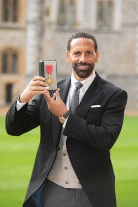 . 08 11 2022. Windsor, United Kingdom. Former Manchester United footballer Rio Ferdinand with his OBE after an Investiture at Windsor Castle, United Kingdom.  xi-Imagesx xPoolx IIM-23912-0032