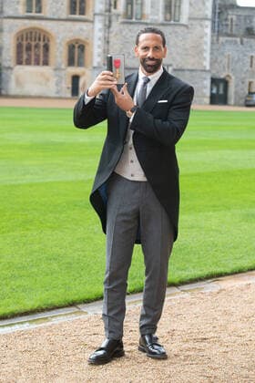 . 08 11 2022. Windsor, United Kingdom. Former Manchester United footballer Rio Ferdinand with his OBE after an Investiture at Windsor Castle, United Kingdom.  xi-Imagesx xPoolx IIM-23912-0033