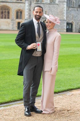 . 08 11 2022. Windsor, United Kingdom. Former Manchester United footballer Rio Ferdinand and wife Kate with his OBE after an Investiture at Windsor Castle, United Kingdom.  xi-Imagesx xPoolx IIM-23912-0035