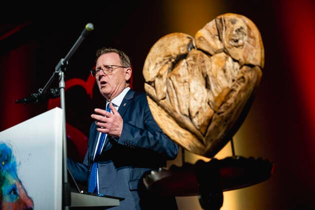 LIONHEART PEACE AWARD 2022 FOR BODO RAMELOW 09 11 2022 Weimar The awarding of the Lionheart Peace Award, for persons who have rendered outstanding services to peace and reconciliation, to Bodo Ramelow on 9 November 2022 in the cinema hall of the Buchenwald Concentration Camp Memorial Prime Minister Bodo Ramelow DIE LINKE