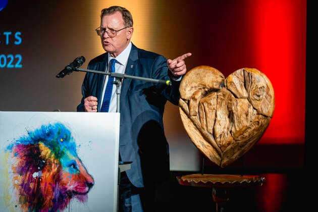 LIONHEART PEACE AWARD 2022 FOR BODO RAMELOW 09 11 2022 Weimar The awarding of the Lionheart Peace Award, for persons who have rendered outstanding services to peace and reconciliation, to Bodo Ramelow on 9 November 2022 in the cinema hall of the Buchenwald Concentration Camp Memorial Prime Minister Bodo Ramelow DIE LINKE