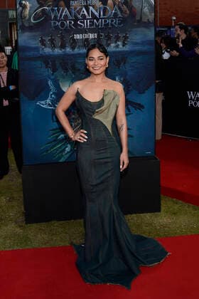 November 9, 2022, Satelite City, Mexico: Actress Mabel Cadena attends red carpet of the Black Panther: Wakanda Forever Fan Event at Plaza Satelite. on November 9, 2022 in Satelite City, Mexico. Satelite City Mexico - ZUMAe321 20221109_zia_e321_003 Copyright: xCarlosxTischler EyepixxGroupx