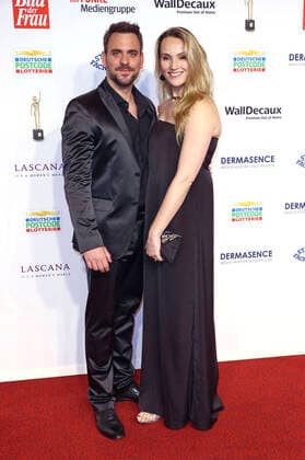 Marc Barthel with wife Anna Hofbauer at the 15 award ceremony of the Golden Woman 2022 at the Stage Theater Neue Flora Hamburg, 09 11 2022 Foto:xgbrcix xFuturexImage