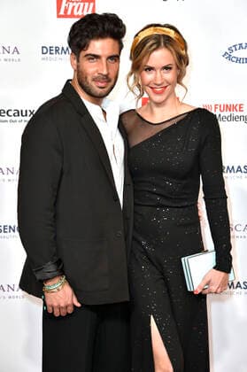 Wolke Hegenbarth with partner Oliver Vaid at the 15 award ceremony of the Golden Picture of the Woman 2022 at the Stage Theater Neue Flora Hamburg, 09 11 2022 Foto:xN.xKubelkax xFuturexImage