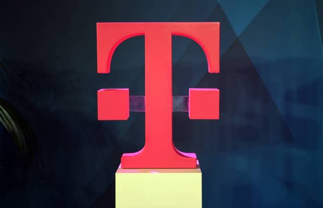 Deutschland, Bonn, 10.11.2022 Telekom-Geschaeftszahlen fuer das dritte Quartal 2022 Foto: das neue Logo der Telekom Telekom-Geschaeftszahlen fuer das dritte Quartal 2022 *** Germany, Bonn, 10 11 2022 Telekom business figures for the third quarter of 2022 Photo the new Telekom logo Telekom business figures for the third quarter of 2022