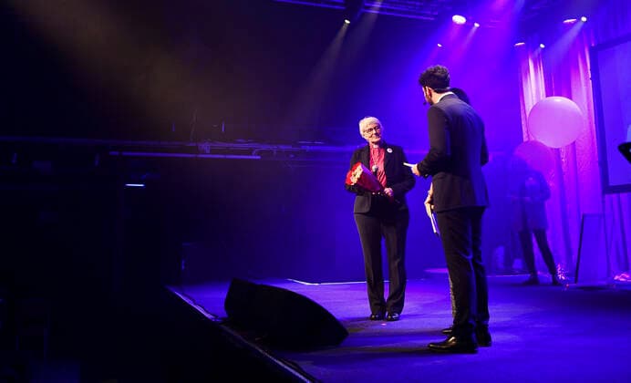 STOCKHOLM 20221110 Former archbishop Antje JackelÃ n receives an honorary award for his lifes work during the awarding of the Anders Carlberg memorial prize 2022 at Fryshuset in Stockholm Stockholm Sweden x12130x,  Copyright: xTimxAro TTx ANDERS CARLBERGS MINNESPRIS 2022