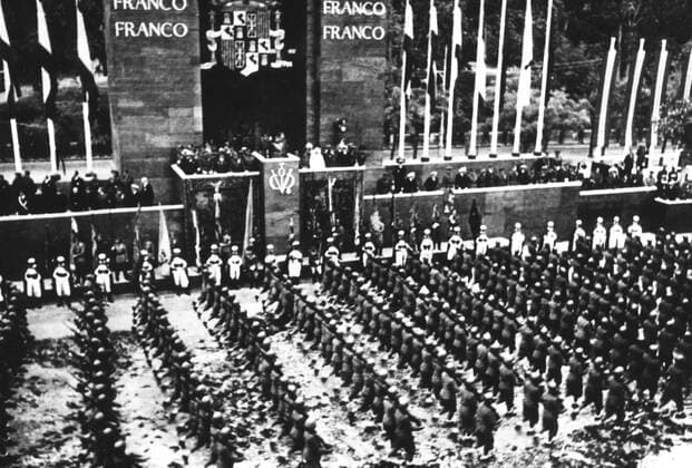 RECORD DATE NOT STATED Spanish Civil War (1936 - 1939), Victory Parade of national troops passing in front of the grands? Copyright:xMithra Index HeritagexImagesx IMAGO ,2684125 ! ACHTUNG: AUFNAHMEDATUM GESCHÄTZT!  Copyright:Mithra Index HeritagexImagesx IMAGO
