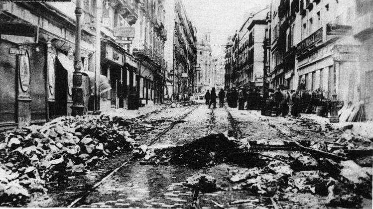 RECORD DATE NOT STATED Spanish Civil War 1936-39. Madrid, effects of an air raid on the streets of the city, December 1936. Copyright:xImage Index HeritagexImagesx IMAGO ,2684464 ! ACHTUNG: AUFNAHMEDATUM GESCHÄTZT!  Copyright:Image Index HeritagexImagesx IMAGO