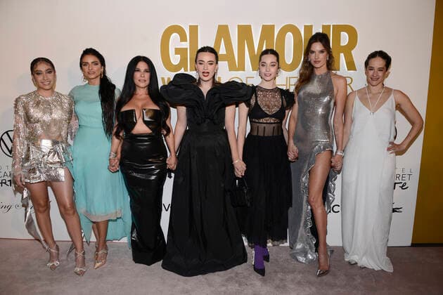 Glamour Women Of The Year Red Carpet November 10, 2022, Mexico City, Mexico: (L-R) Aislinn Derbez, Martha Debayle, Farah Slim, Greta Elizondo, Alessandra Ambrosio, Ximena Sarinana attend the red carpet of the Glamour Women of The Year at Sofitel Hotel Mexico City. on November 10, 2022 in Mexico City, Mexico. (Photo by Carlos Tischler Eyepix Group) Copyright: xCarlosxTischler xEyepixxGroupx CT_10112022_81036