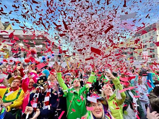 Bilder des Jahres, News 11 November News Themen der Woche KW45 News Bilder des Tages 11:11 Kölner Karneval - Sessionseröffnung auf dem Heumarkt zur Session 2022 2023 Jecken, Impressionen Oberbürgermeisterin Henriette Reker, Guido Cantz WDR Kölle Sessionsauftakt *** 11 11 Cologne Carnival session opening on the Heumarkt for the session 2022 2023 Jecken, impressions Lord Mayor Henriette Reker, Guido Cantz WDR Kölle Sessionsauftakt