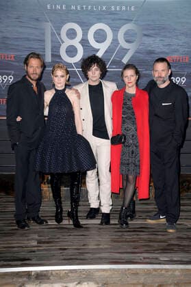 Bilder des Jahres 2022, Entertainment 11 November Entertainment Themen der Woche KW45 Andreas Pietschmann, Emily Beecham, Aneurin Barnard, Jantje Friese und Baran bo Odar bei der Premiere der Netflix Serie 1899 im Funkhaus Berlin. Berlin, 10.11.2022 *** Andreas Pietschmann, Emily Beecham, Aneurin Barnard, Jantje Friese and Baran bo Odar at the premiere of the Netflix series 1899 at Funkhaus Berlin Berlin, 10 11 2022. Foto:xF.xKernx xFuturexImage