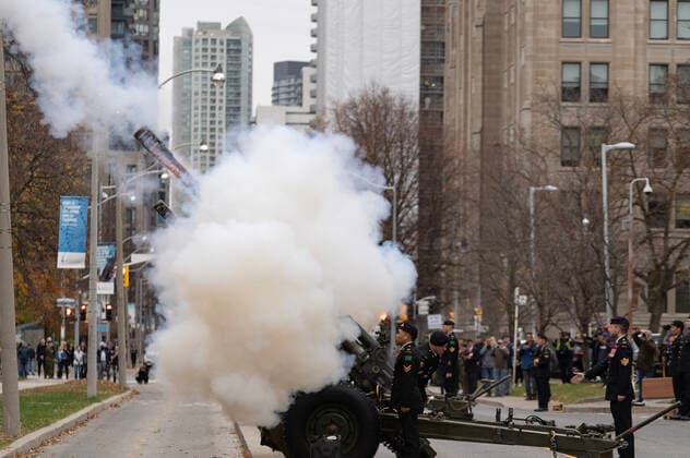 November 11, 2022, Toronto, Ontario, Canada: Members of the Canadian Armed Forces preform a 21 Gun Salute in QueenÃ¢â‚¬â ¢s Park in honour of Remembrance Day on November 11th 2022 in Toronto, Canada. Toronto Canada - ZUMAm215 20221111_zip_m215_001 Copyright: xArlynxMcAdoreyx