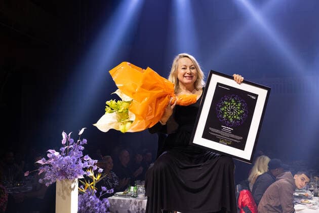 STOCKHOLM 20221111 Louise Hoffsten received the Honorary Award of the Year during the awarding of the Music Publishers Prize at the Grand Hotel in Stockholm Stockholm SWEDEN x10500x,  Copyright: xCamillaxSvenskx MUSIKFÖRLÄGGARNAS PRIS 2022