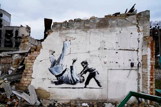 Ukraine-Krieg, Jahrestag der Invasion, Chronologie der Ereignisse, Archivbilder Bilder des Jahres 2022, Entertainment 11 November Entertainment Themen der Woche KW45 Entertainment Bilder des Tages Banksy Graffiti Appeared On Several Destroyed Buildings In The Kyiv Region Graffiti in the city of Borodyanka, Ukraine, on November 12, 2022. In the cities of the Kyiv region affected by the Russian aggression in the spring of 2022, graffiti, probably by Banksy, appeared. Borodyanka Ukraine  Copyright: xOlegxPereverzevx originalFilename: pereverziev-notitle221112_npZyw.jpg