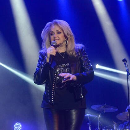 RECORD DATE NOT STATED November 12, 2022, Sao Paulo, Brazil: Welsh singer Bonnie Tyler, known for her numerous worldwide hits with the songs Total Eclipse of the Heart , It s a Heartache , Making Love , Holding Out for a Hero , Lost in France and Bitterblue , performs at concert hall Tokio Marine Hall, in Sao Paulo, on a tour in which he is completing 50 years of career, on Saturday night (12).  Copyright: xEduardoxAraujox