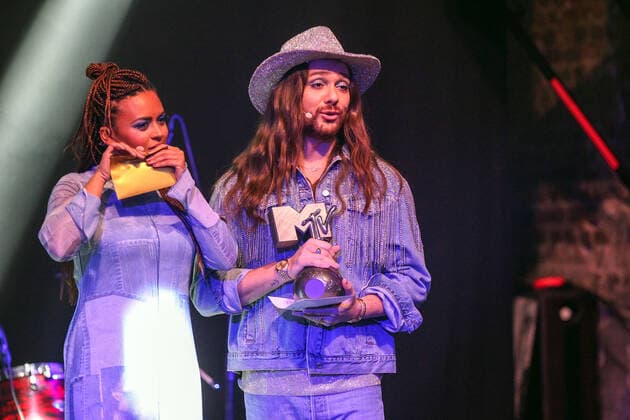 duesseldorf MTV EMAs 2022 Best German Act Award 11 11 2022 Aminata Belli, Riccardo Simonetti MTV EMAs 2022 Best German Act Award DUSSELDORF, GERMANY NOVEMBER 11 Best German Act Award at the Nachtresidenz during the MTV Europe Music Awards 2022 Duesseldorf, 11 11 2022 NRW Germany Copyright: xFSAx Eibner-Pressefotox EP_fsa