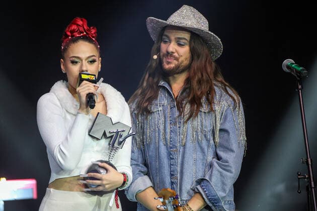 duesseldorf MTV EMAs 2022 Best German Act Award 11 11 2022 Rapper Badmomzjay Jordan Napieray and Riccardo Simonetti MTV EMAs 2022 Best German Act Award DUSSELDORF, GERMANY NOVEMBER 11 Best German Act Award at the Nachtresidenz during the MTV Europe Music Awards 2022 Duesseldorf, 11 11 2022 NRW Germany Copyright: xFSAx Eibner-Pressefotox EP_fsa