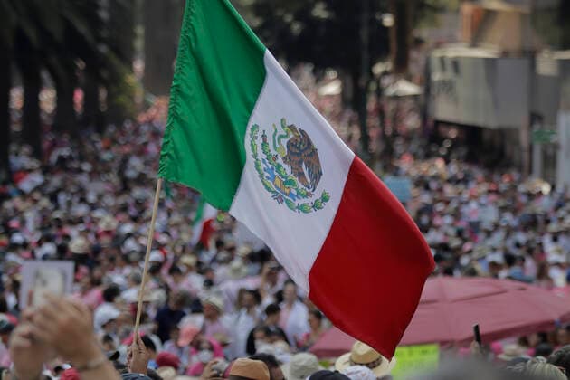 March For Democracy In Mexico A Mexican flag waves on the esplanade of the Monument to the Revolution in Mexico City, where various organizations, businessmen and people show their rejection of the electoral reform presented by the president of Mexico, AndrÃ s Manuel Lopez Obrador, who proposes to deliver fewer resources political parties, elect legislators in a system of electoral lists and that the selection of the electoral advisers of the National Electoral Institute (INE, for its acronym in Spanish), and the magistrates of the Electoral Tribunal be made by direct vote of the citizens. Mexico City Mexico  Copyright: xGerardoxVieyrax originalFilename: vieyra-notitle221113_npg0o.jpg