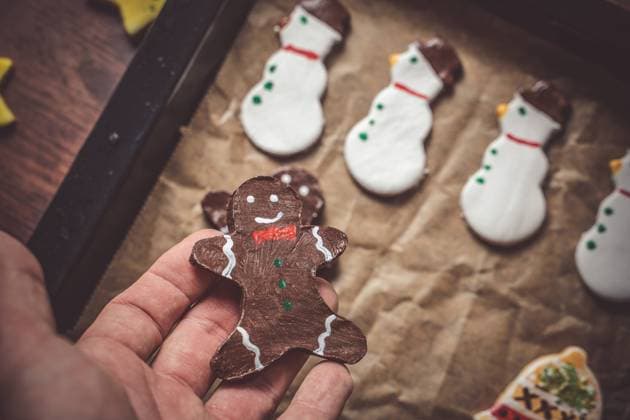 10 November 2022: christmas cookies homemade baking concept. Cookies with dough, cookie cutter, baking sheet and flour in the kitchen. Christmas cookies *** Weihnachtskekse selbst Backen Konzept. Plätzchen mit Teig, Ausstechform, Backblech und Mehl in der Küche. Plätzchen an Weihnachten