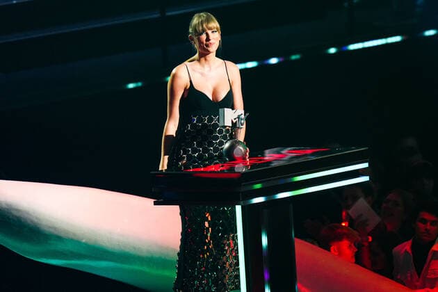 MTV Europe Music Awards 2022 - Show - PSD Bank Dome. Featuring: Taylor Swift Where: Dusseldorf, Germany, Germany When: 13 Nov 2022 Credit: FlashPic DDP INSTARimages.com Cover Images **USA Rights Only** Copyright: xx 52179228 EDITORIAL USE ONLY. NOT FOR USE BY NEWSPAPERS BASED IN THE UK.