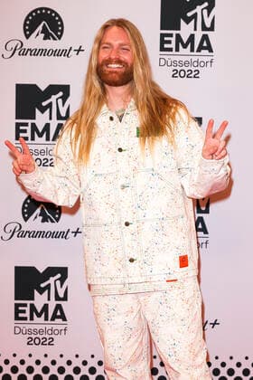 November 14, 2022, Venice, Italy: Sam Ryder attends the 2022 MTV EMAs, Europe Music Awards, at PSD Bank Dome in Dusseldorf, Germany, on 13 November 2022. Photo: Venice Italy - ZUMAm179 20221114_zep_m179_006 Copyright: xAlecxMichaelx