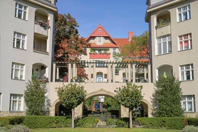 Altbau, Nonnendammallee, Siemensstadt, Spandau, Berlin, Deutschland *** Old building, Nonnendammallee, Siemensstadt, Spandau, Berlin, Germany