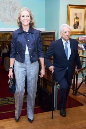 14-11-2022 Madrid Princess Elena de Borbon and Mario Vargas Llosa during the Capote De Las Artes award 2022 ceremony at Wellington Hotel in Madrid. No Spain Â  Copyright: xPPEx