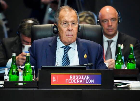 Bilder des Jahres, News 11 November News Themen der Woche KW46 November 15, 2022, Nusa Dua, Bali, Indonesia: Russian Foreign Minister Sergey Lavrov takes part in the first working session of the G20 leaders summit in Nusa Dua, Bali, Indonesia on Tuesday, Nov. 15, 2022. Nusa Dua Indonesia  - ZUMAc35_ 20221115_zaf_c35_020 Copyright: xSeanxKilpatrickx