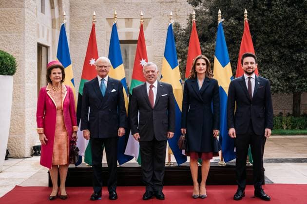 Entertainment Bilder des Tages H.M. Queen Silvia, H.M. King Carl XVI Gustaf, H.M. King Abdullah II, H.M. Queen Rania and H.R.H. Crown Prince Hussein during the official welcoming ceremony at Al Husseiniya Palace H.M. Queen Silvia, H.M. King Carl XVI Gustaf, H.M. King Abdullah II, H.M. Queen Rania and H.R.H. Crown Prince Hussein during the official welcoming ceremony at Al Husseiniya Palace in Amman, Jordan, November 15, 2022. Sweden s King Carl XVI Gustaf and Queen Silvia are on a three-day state visit to Jordan, 15-17 November, 2022. Photo by Royal Hashemite Court APAimages Amman Amman Jordan 151122_Amman_RHC_00 (3) Copyright: xapaimagesxRoyalxHashemitexCourtxx xapaimagesx