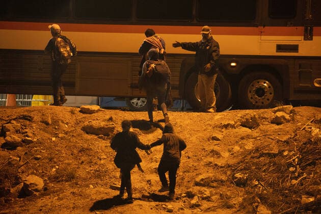 November 15, 2022, Auburn Hills, Michigan, USA: Hundreds of migrants cross the border in Ciudad JuoÂ¡rez, Chihuahua to request humanitarian asylum in the United States, a federal judge prohibits the United States from continuing to expel migrants to Mexico under title 42. Auburn Hills USA - ZUMAp241 20221115_zip_p241_002 Copyright: xDavidxPeinadox
