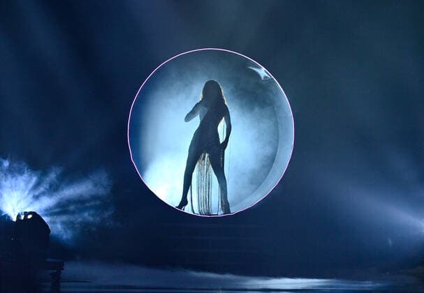 Singer Thalía Performs onstage during the 23rd annual Latin Grammy Awards at the Michelob Ultra Arena at Mandalay Bay Resort and Casino in Las Vegas, Nevada on Thursday, November 17, 2022.  LAV20221117622 JIMxRUYMEN