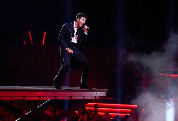 Sebastián Yatra performs onstage during the 23rd annual Latin Grammy Awards at the Michelob Ultra Arena at Mandalay Bay Resort and Casino in Las Vegas, Nevada on Thursday, November 17, 2022.  LAV20221117701 JIMxRUYMEN